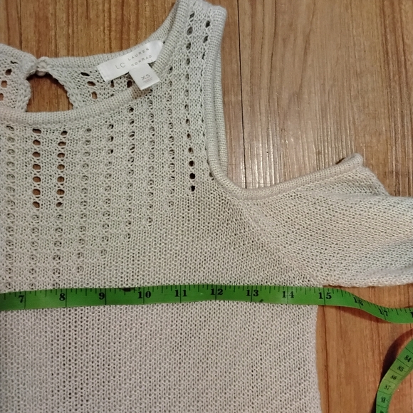 LC Lauren Conrad Cream Knit Lace Hem Cold‑Shoulder Asymmetrical Tunic – Size XS - Picture 6 of 7